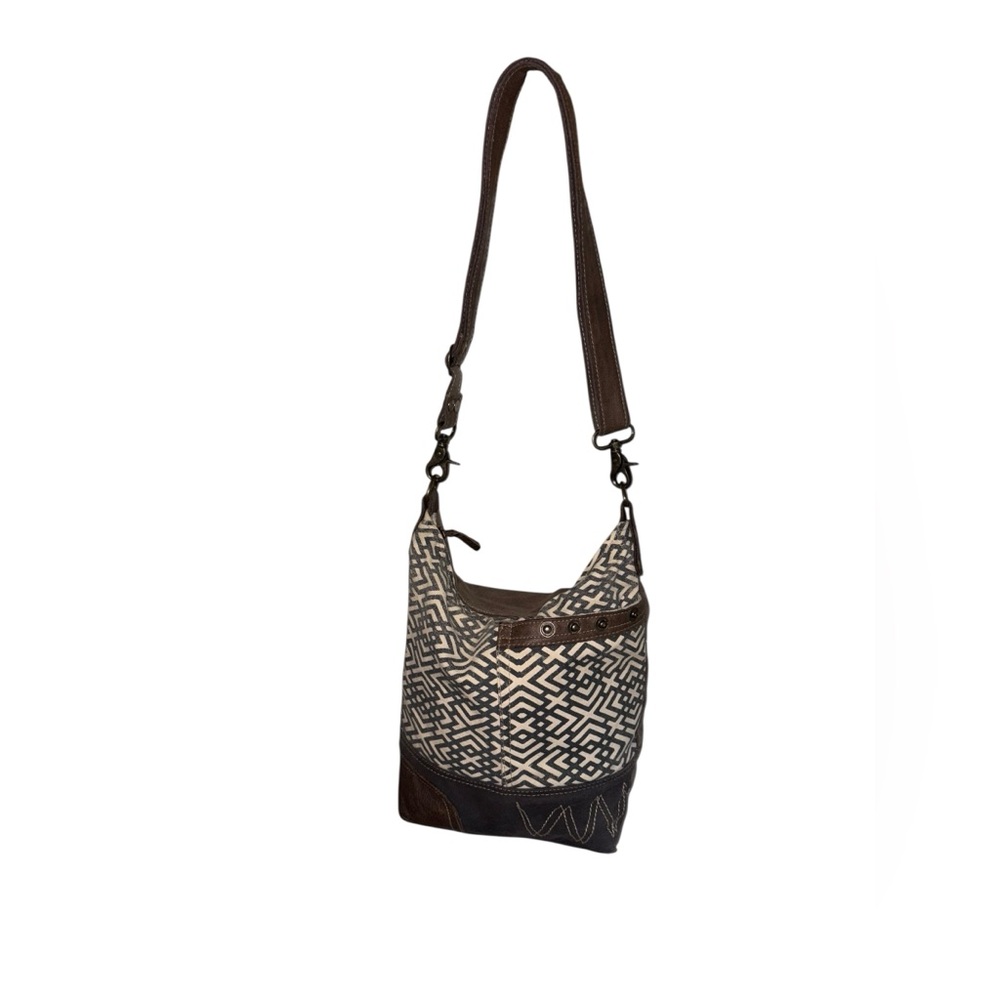 Myra Bag Beige and Black Patterned Interior